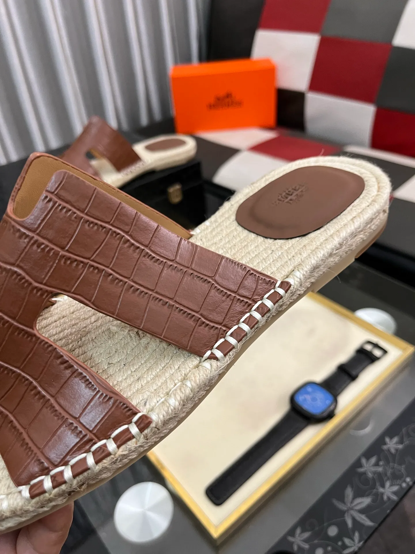 Men's shoes 💰340⌚️⌚️《HERMES》Hermes 💁♂️Men's casual slippers, compare the quality at the counter🧚🏿♂️ The upper layer has a stone pattern with clear texture, showing high-end, high-end, comfortable to wear and versatile. Purely hand-pulled, raw rubber breathable outsole, breathable and comfortable lambskin lining, 100% comfortable density, original rubber outsole wear-resistant code number 38-44. Can be customized 45-46-47